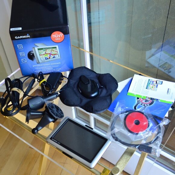 Garmin Nuvi 660 GPS BUNDLE - Picture 2 of 9